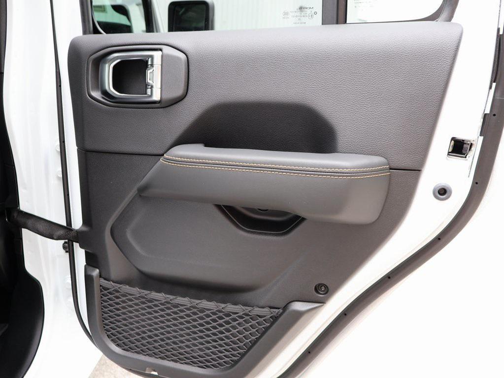 new 2025 Jeep Wrangler car, priced at $50,114