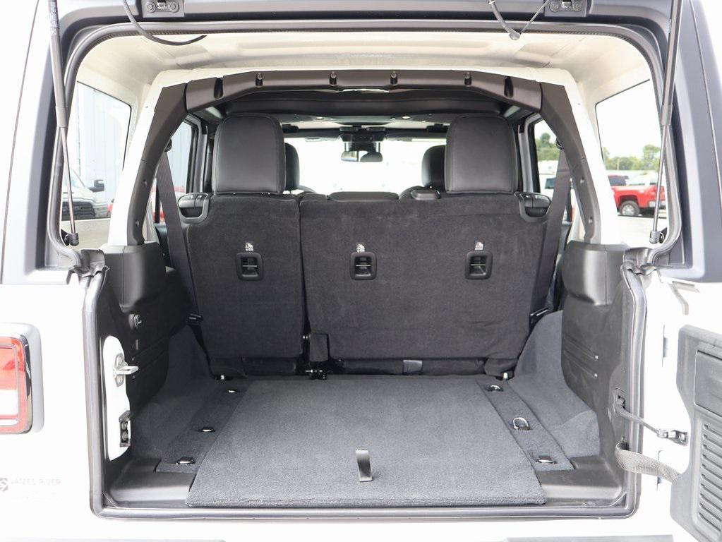 new 2025 Jeep Wrangler car, priced at $47,075