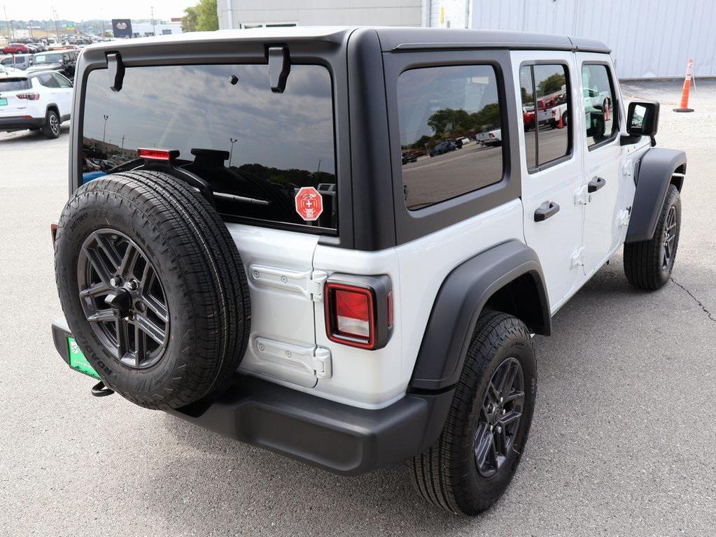 new 2025 Jeep Wrangler car, priced at $47,075