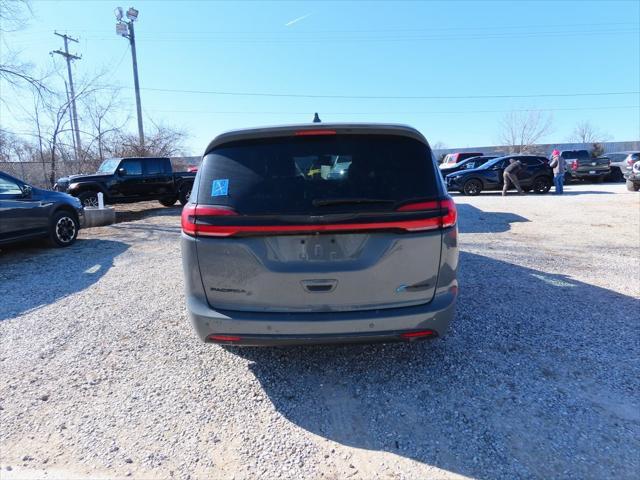 used 2022 Chrysler Pacifica Hybrid car, priced at $22,280