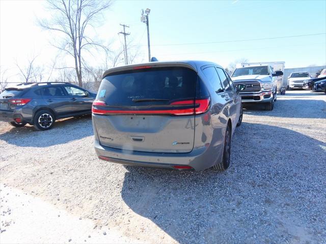 used 2022 Chrysler Pacifica Hybrid car, priced at $22,280