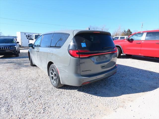 used 2022 Chrysler Pacifica Hybrid car, priced at $22,280