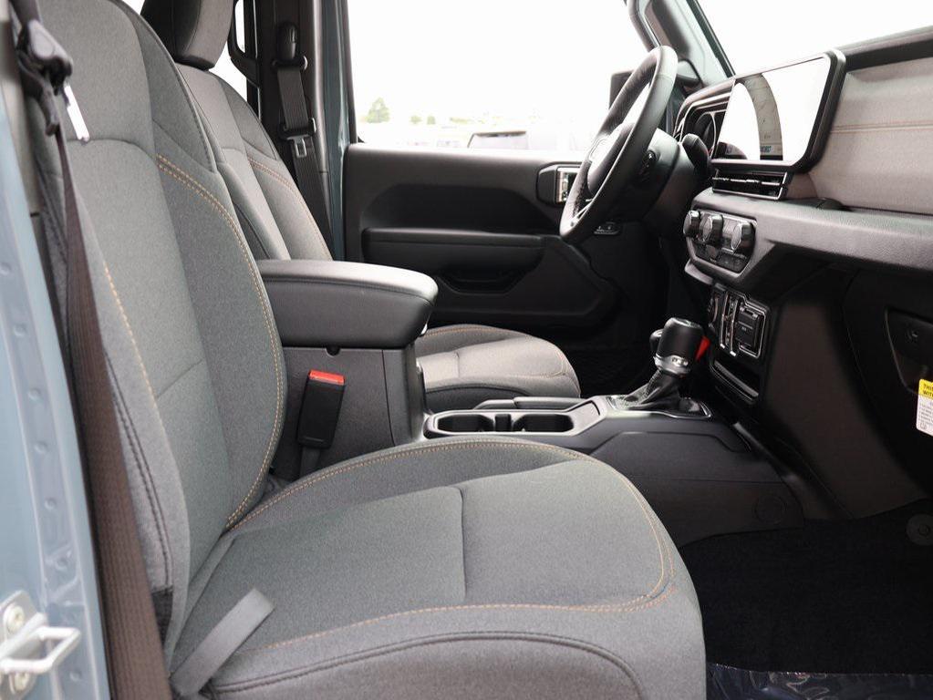 new 2025 Jeep Gladiator car, priced at $46,077