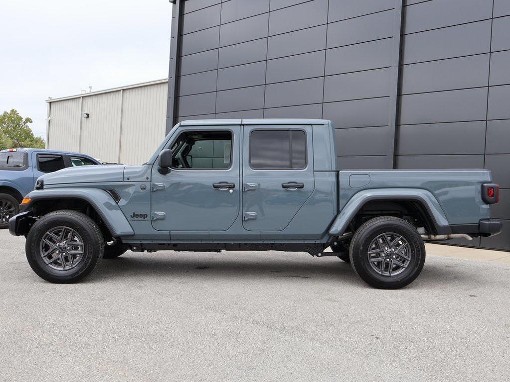 new 2025 Jeep Gladiator car, priced at $46,077