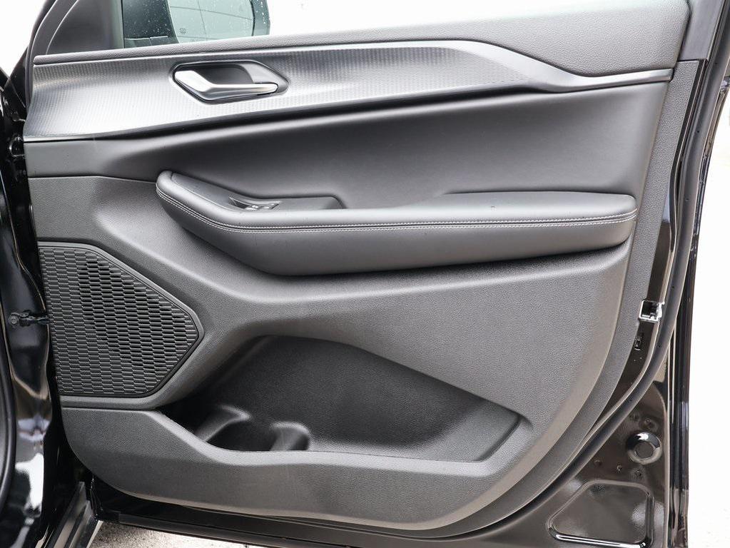 new 2025 Jeep Grand Cherokee car, priced at $34,811