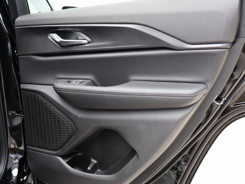 new 2025 Jeep Grand Cherokee car, priced at $34,811