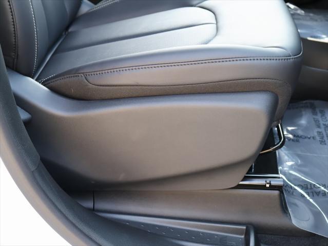 new 2025 Chrysler Pacifica car, priced at $42,427