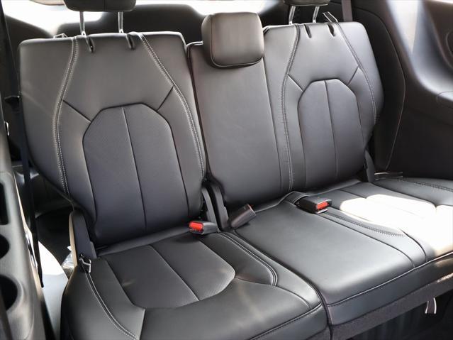 new 2025 Chrysler Pacifica car, priced at $42,427