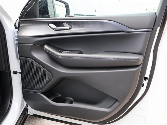 new 2025 Jeep Grand Cherokee car, priced at $40,580