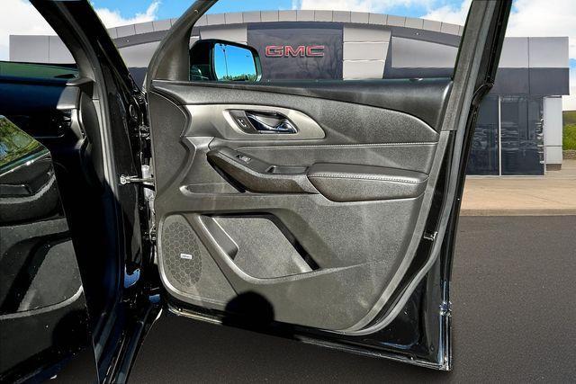 used 2022 Chevrolet Traverse car, priced at $38,500