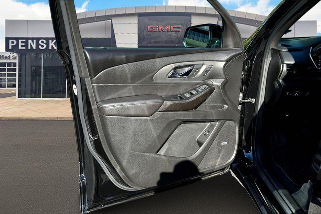 used 2022 Chevrolet Traverse car, priced at $38,500
