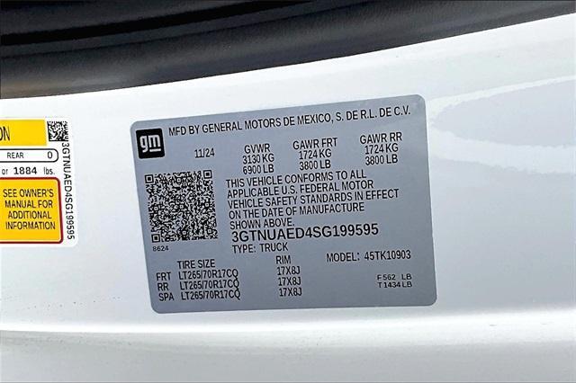 new 2025 GMC Sierra 1500 car, priced at $42,255