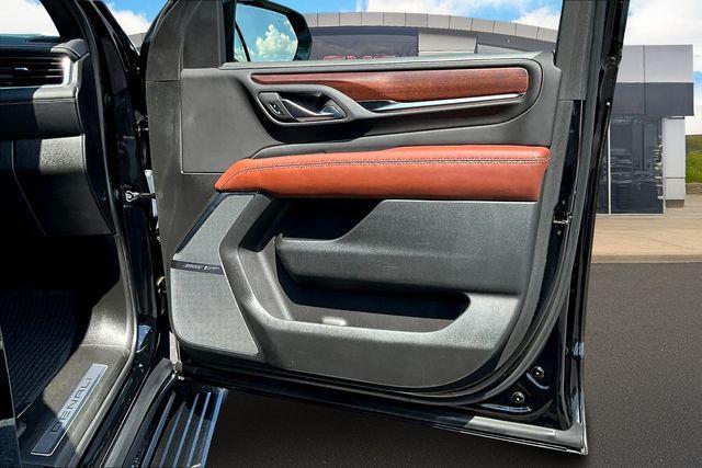 used 2023 GMC Yukon XL car, priced at $77,000