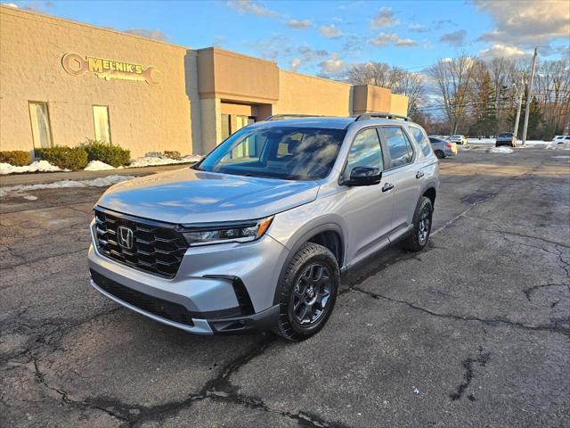 used 2025 Honda Pilot car, priced at $37,995