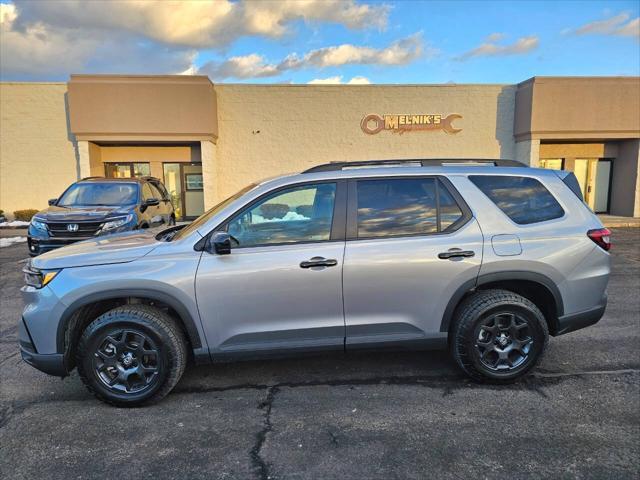 used 2025 Honda Pilot car, priced at $37,995