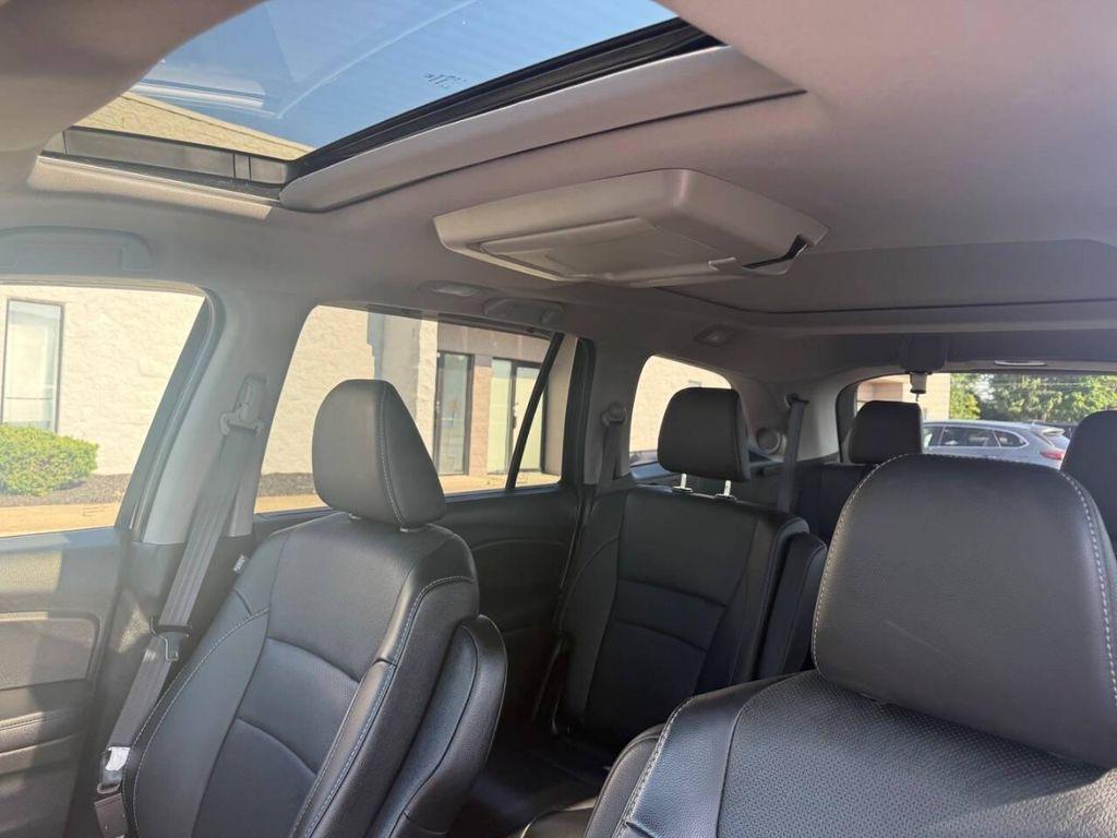 used 2022 Honda Pilot car, priced at $27,995