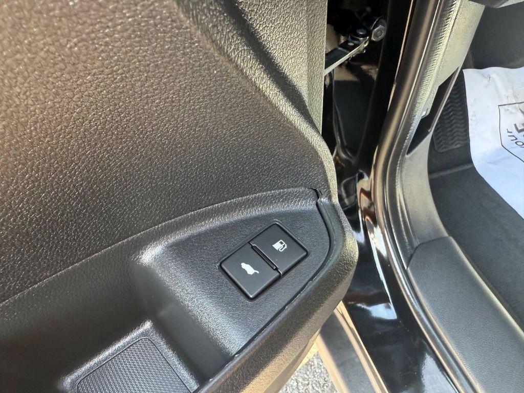 used 2022 Honda Pilot car, priced at $27,995