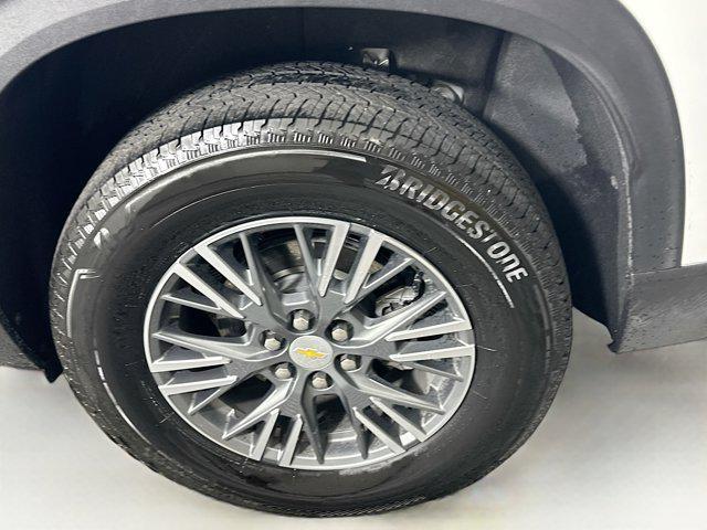used 2025 Chevrolet Traverse car, priced at $35,397