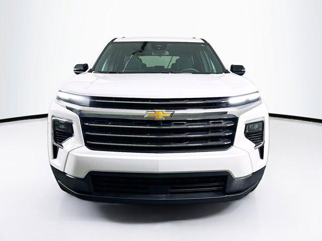 used 2025 Chevrolet Traverse car, priced at $35,397