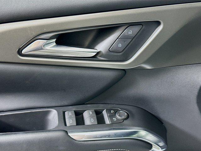 used 2025 Chevrolet Traverse car, priced at $35,397