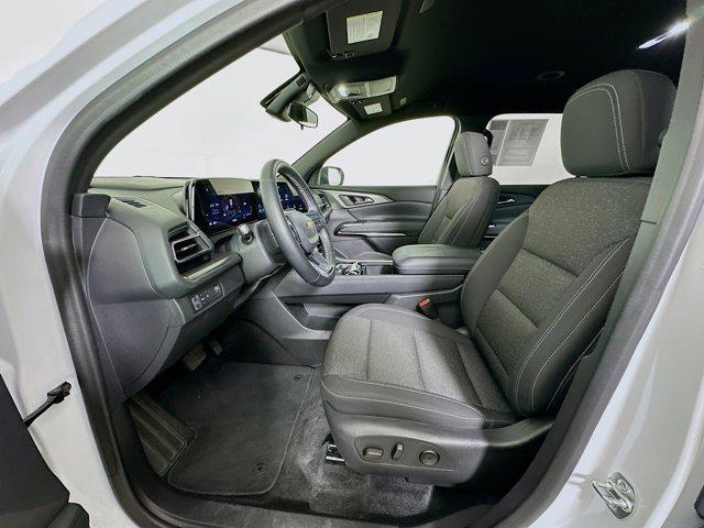 used 2025 Chevrolet Traverse car, priced at $35,397