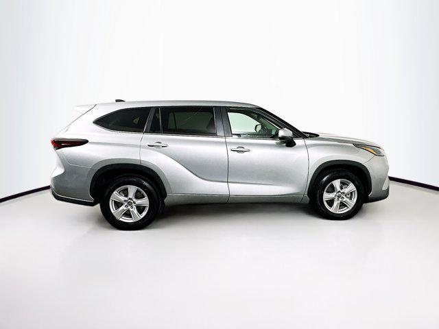 used 2024 Toyota Highlander car, priced at $33,999