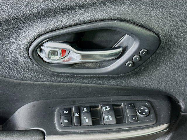 used 2019 Jeep Cherokee car, priced at $16,647