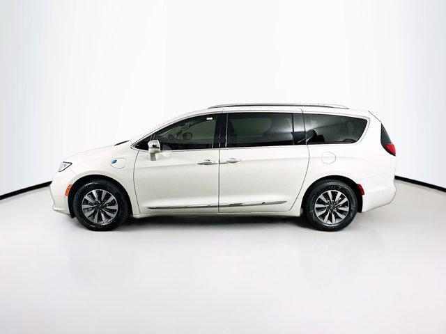 used 2021 Chrysler Pacifica Hybrid car, priced at $28,789