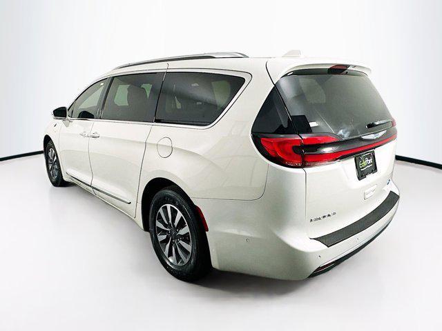 used 2021 Chrysler Pacifica Hybrid car, priced at $28,789