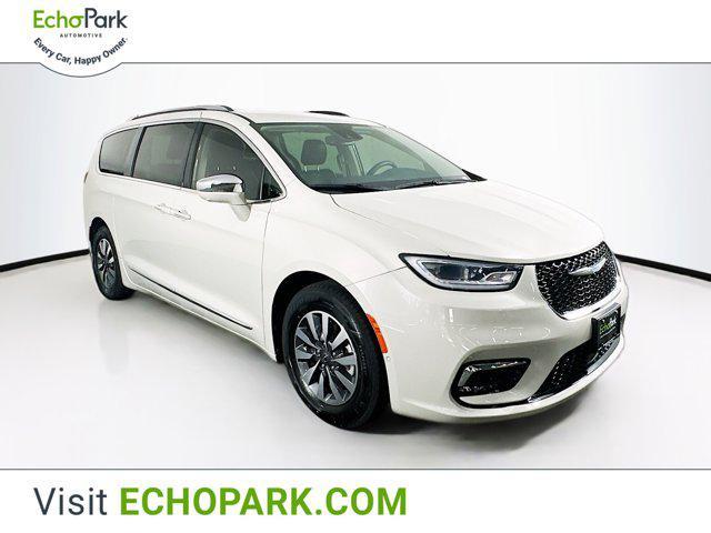 used 2021 Chrysler Pacifica Hybrid car, priced at $28,789