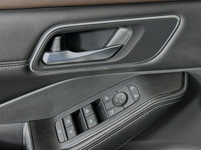 used 2021 Nissan Rogue car, priced at $18,297