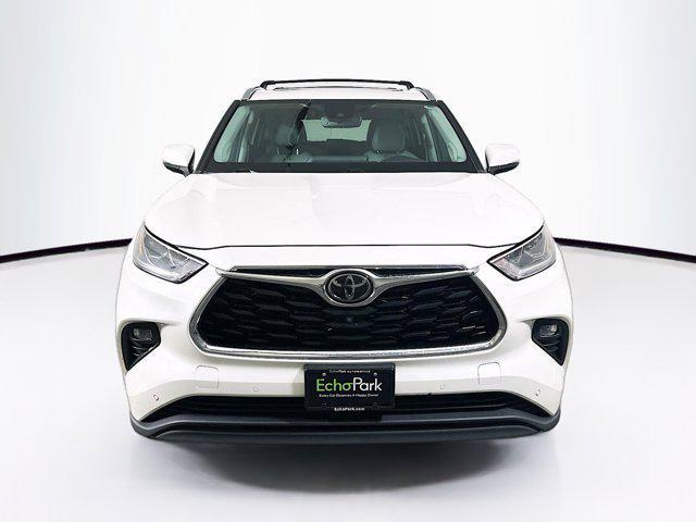 used 2020 Toyota Highlander car, priced at $28,997