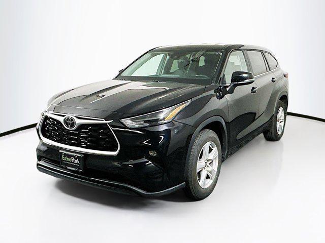 used 2024 Toyota Highlander car, priced at $34,289