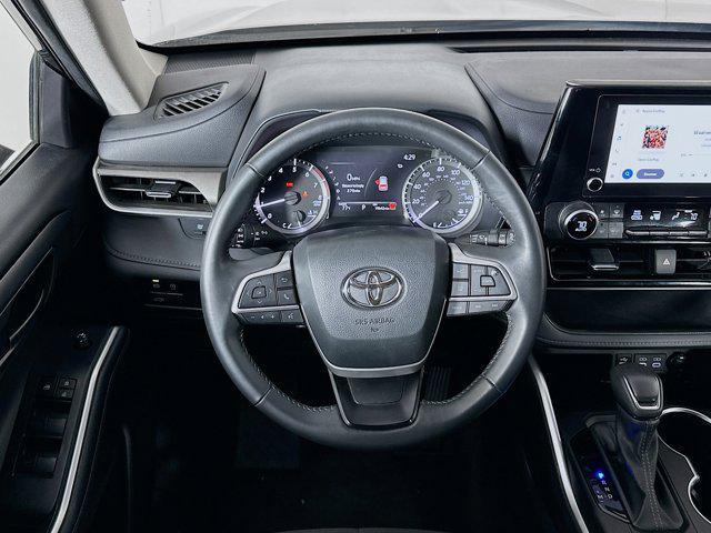 used 2024 Toyota Highlander car, priced at $34,289