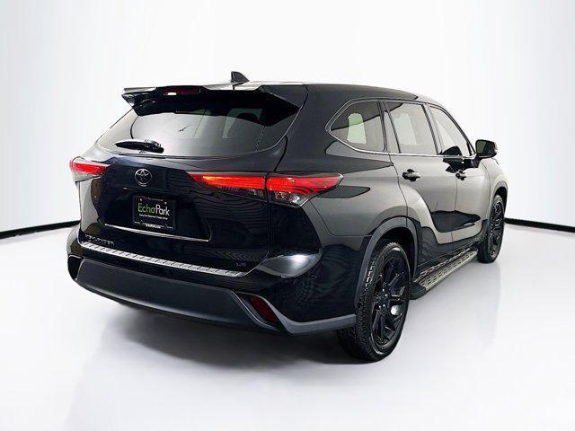 used 2022 Toyota Highlander car, priced at $28,347