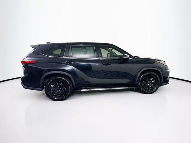 used 2022 Toyota Highlander car, priced at $28,347