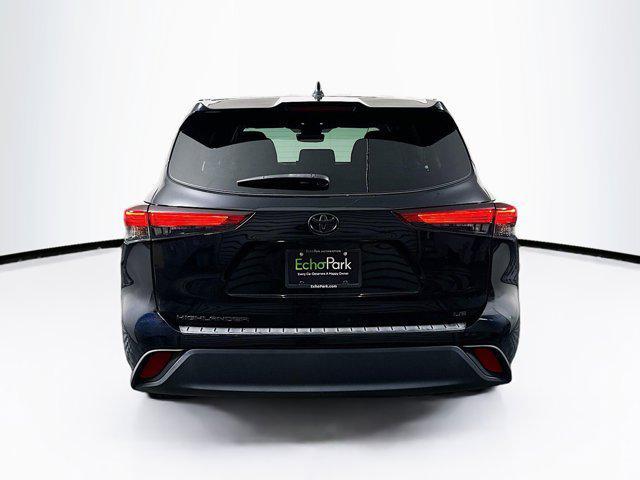 used 2022 Toyota Highlander car, priced at $28,347