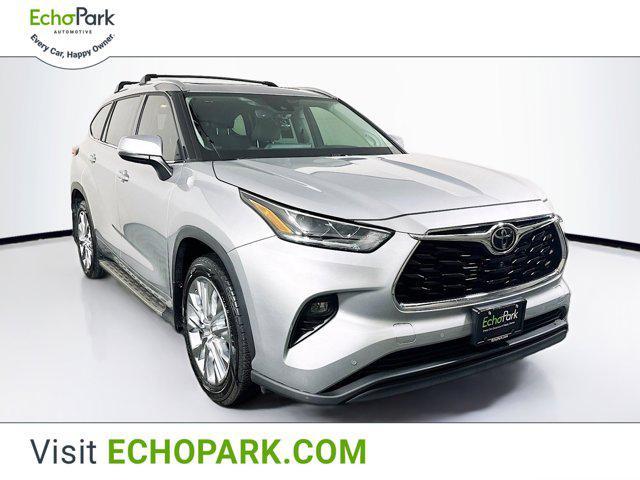 used 2022 Toyota Highlander car, priced at $37,499