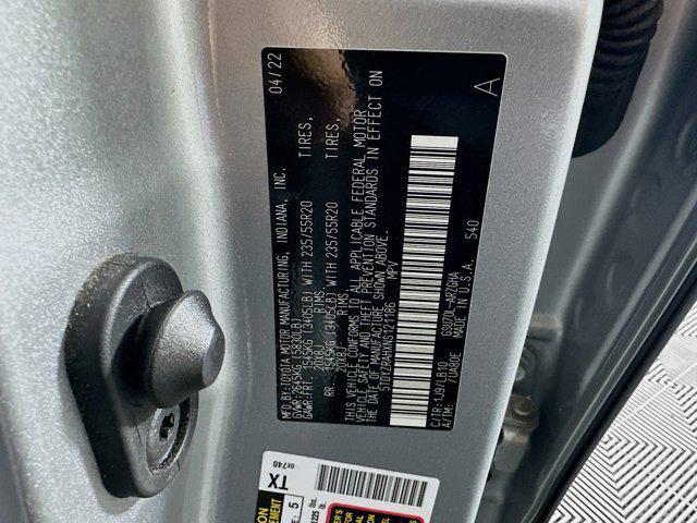 used 2022 Toyota Highlander car, priced at $37,499