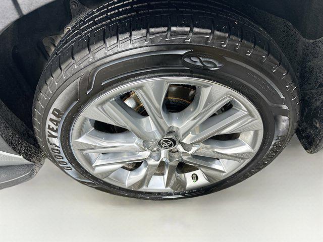 used 2022 Toyota Highlander car, priced at $37,499