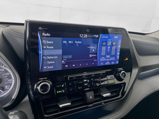 used 2022 Toyota Highlander car, priced at $37,499