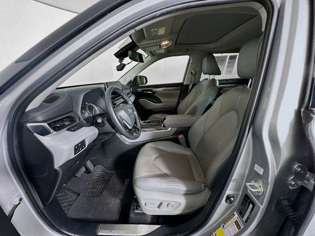 used 2022 Toyota Highlander car, priced at $37,499
