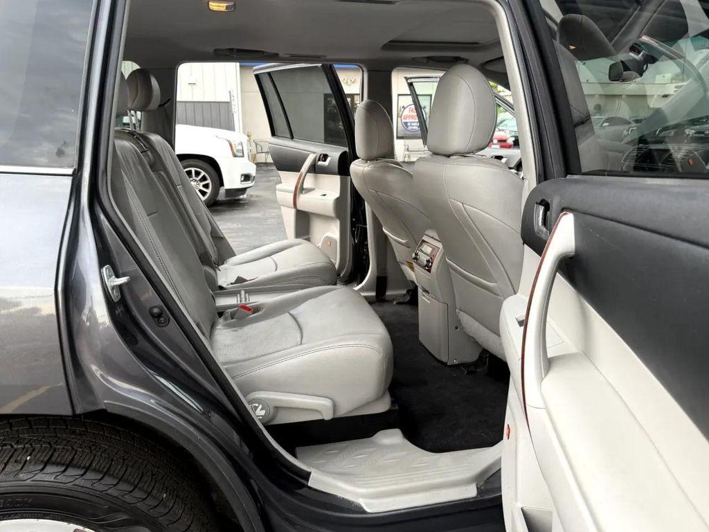 used 2013 Toyota Highlander car, priced at $15,999