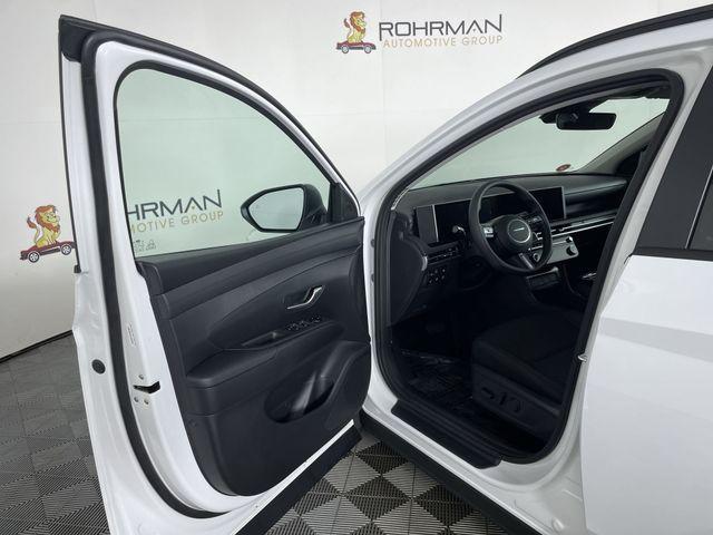 new 2026 Hyundai TUCSON Hybrid car, priced at $32,639