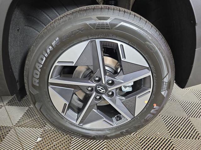 new 2026 Hyundai TUCSON Hybrid car, priced at $32,121