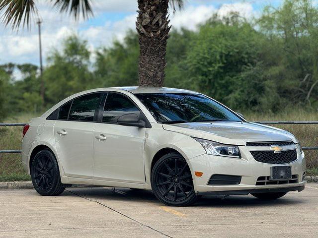 used 2014 Chevrolet Cruze car, priced at $7,999