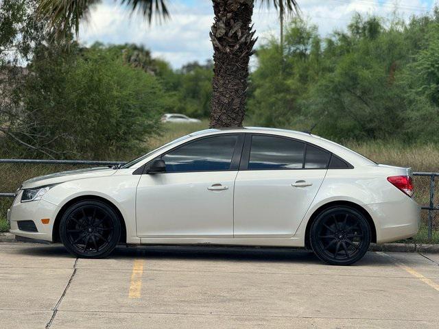 used 2014 Chevrolet Cruze car, priced at $7,999