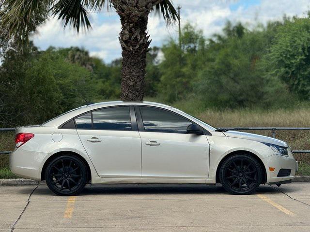 used 2014 Chevrolet Cruze car, priced at $7,999