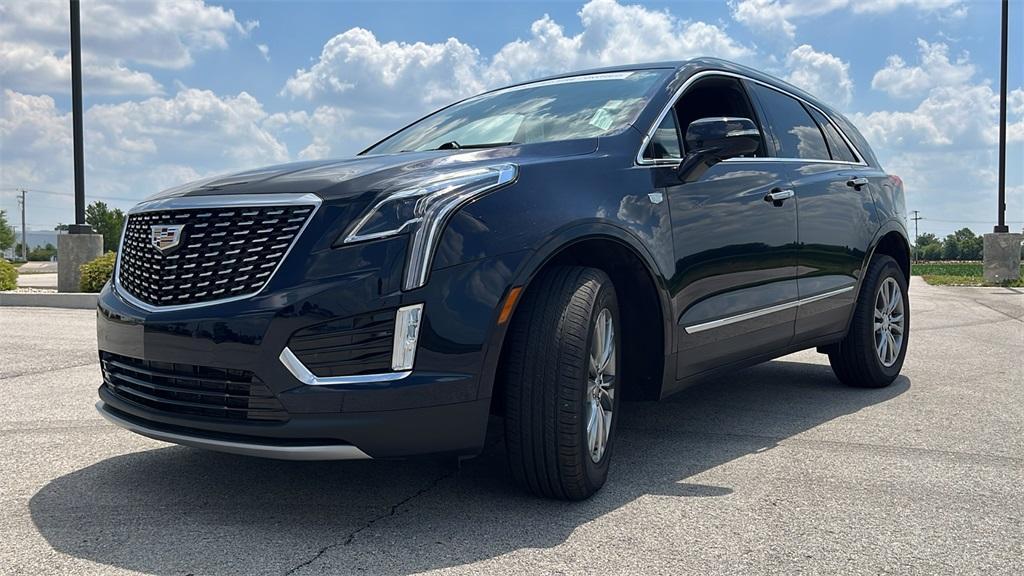 used 2021 Cadillac XT5 car, priced at $33,999