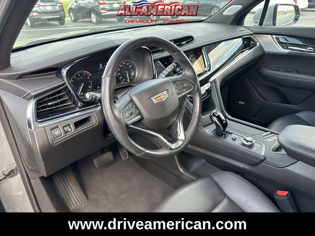 used 2024 Cadillac XT6 car, priced at $40,857